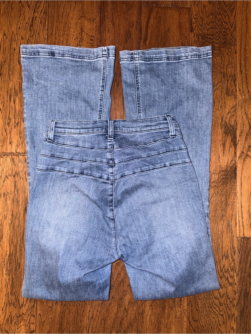 Pistola Women’s size 28 Inseam 31” Light Blue Flare Wide Leg Jeans - Picture 2 of 7